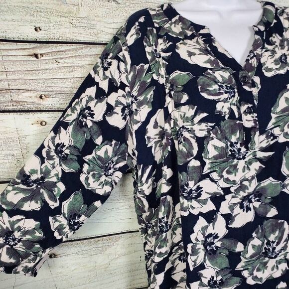 Fun2Fun 2X Navy Green White Floral Long Sleeve Button Blouse - Picture 3 of 8